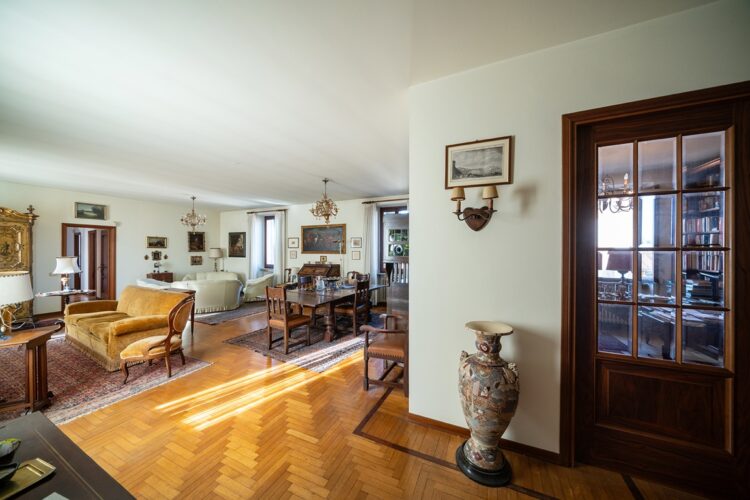 Bianchini 030 1785142637 gallery 750x500